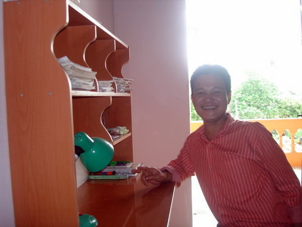 Cung at the desk