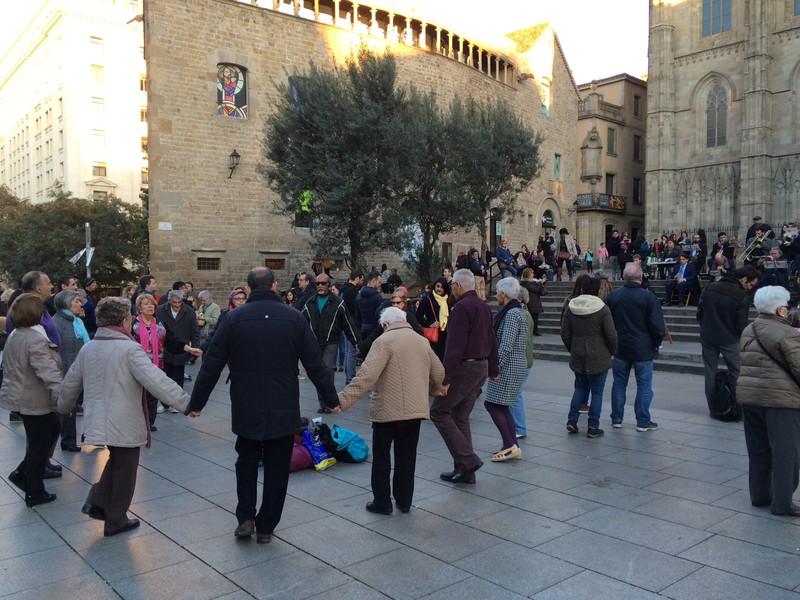 Dance in front of the Cathedral