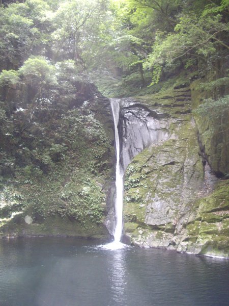 STraight Waterfall