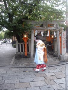 Maiko and Shrine