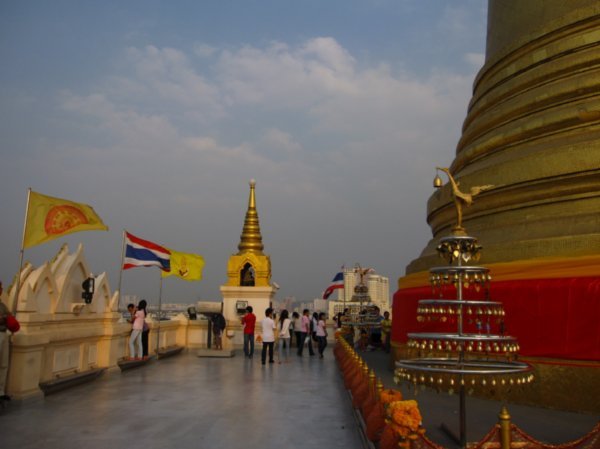 The Golden Mount Wat Srakesa