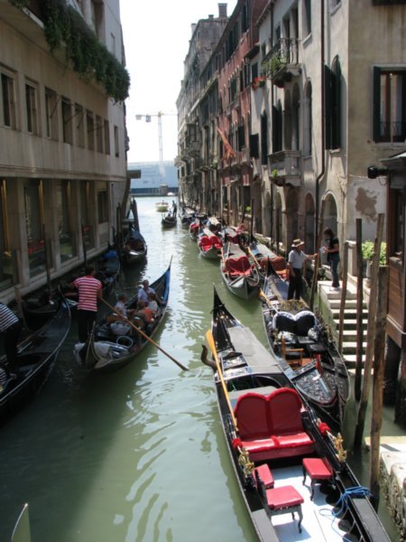 Gondola traffic jam