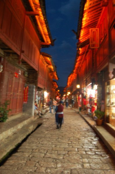 The beauty that is Lijiang at night