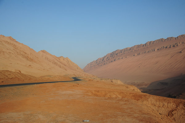 Between Turpan and the buddhist Grottos