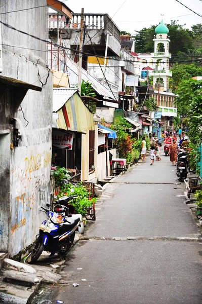 The Alleys of Intruiging Manado