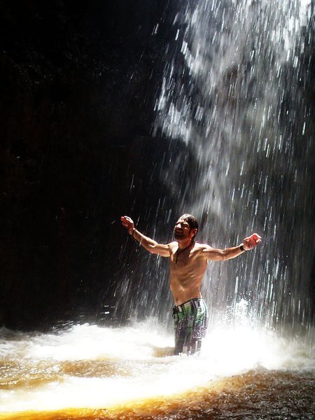 Jesus, ehr me, taking a shower under the waterfall