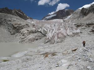 Glaciar na zona de prática. A 4.900 mt