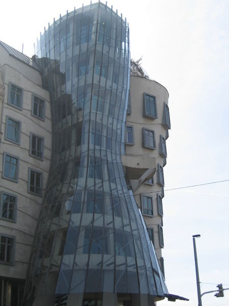 The Dancing Building, Prague