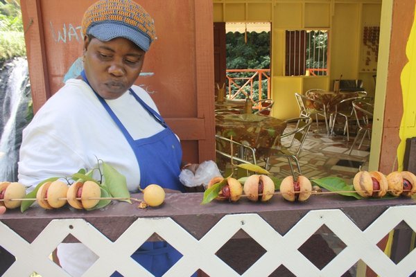 Fresh Nutmeg, Grenada