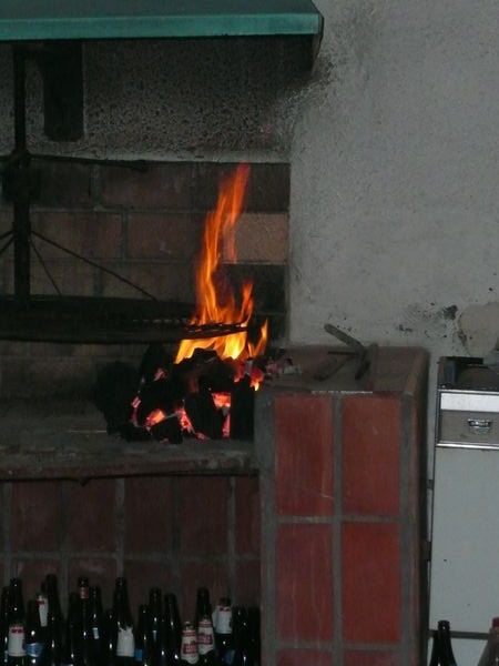 Grillen gjores klar til argentisk asado