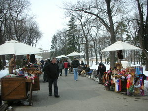 Souvenir stalls on the way to the fortress
