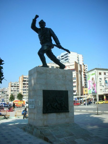 Statue of the Unknown Partisan