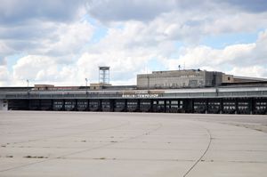 Tempelhof Abfertigungsbereich - Customs clearance area