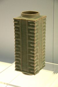 Celadon Cong-shaped vase