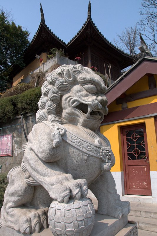 Guardian lion 石獅 at Jiming Temple