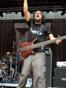 Ente-bass player