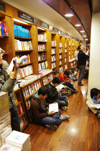 Taiwanese love to read in book shops