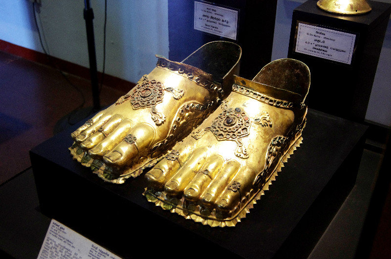 Bodhisattva sandals