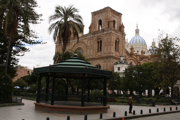 Parque Calderon and Catedral Nueva