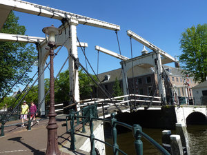 Bascule bridge