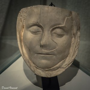 The death-mask of a 10 year-old girl