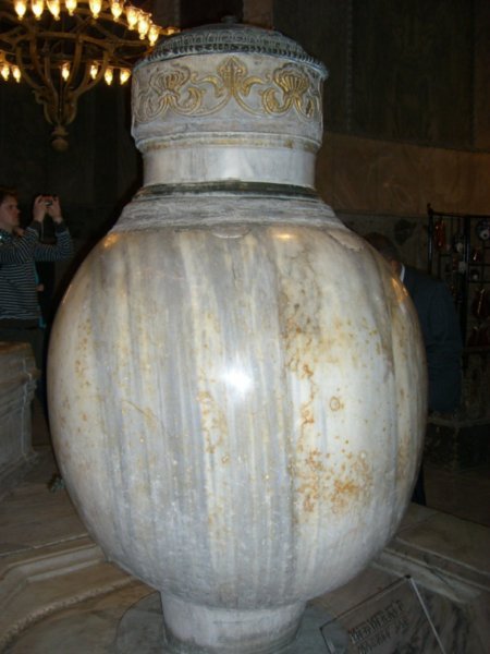 A large urn