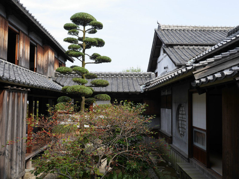 Garden Contained in the Kyu-Hosokaway Gyobutei