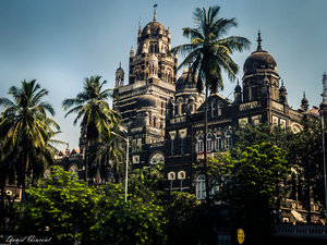 Another nice colonial building in Mumbai