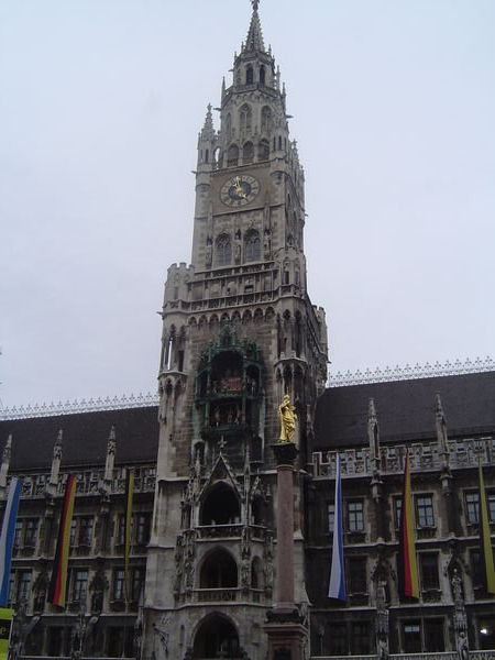 Neus Rathaus