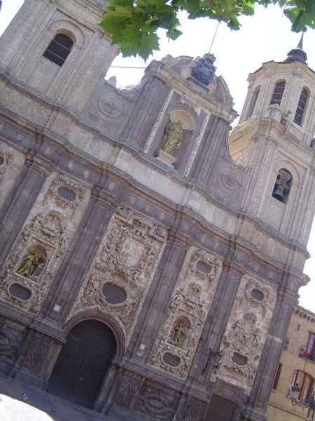 Iglesias de Santa Isabel de Portugal