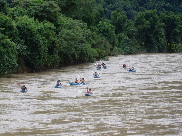 Kayaking Vang Vieng