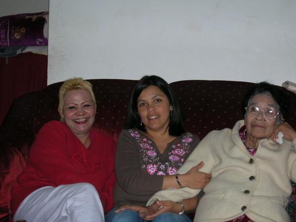 Tia Paz, Esther, and Grandma