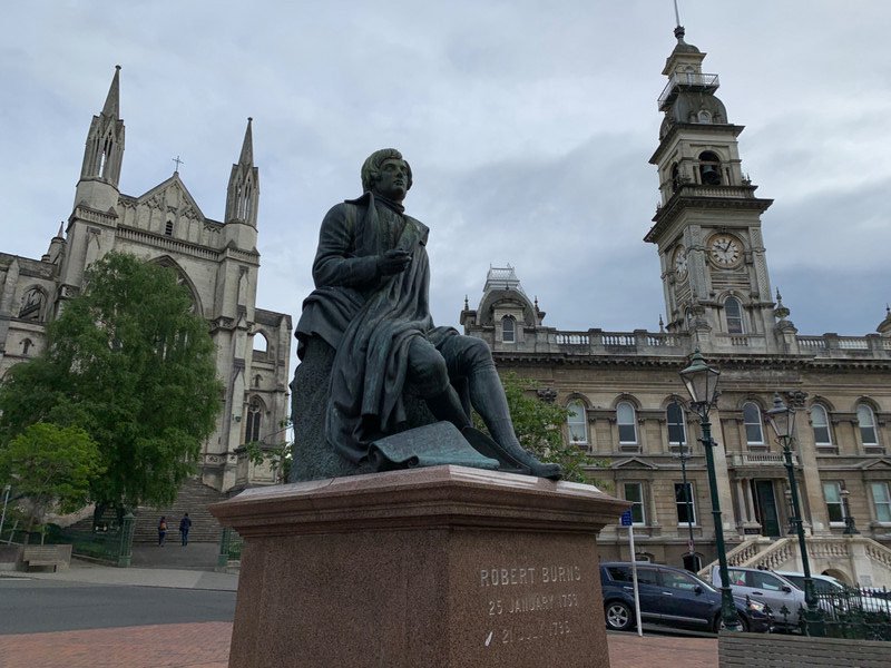 Robert Burns in front of the town hall