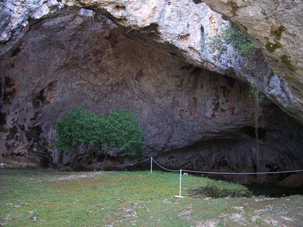 Vela Spila cave