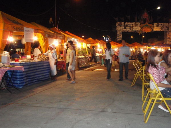 Na Thon Street Market