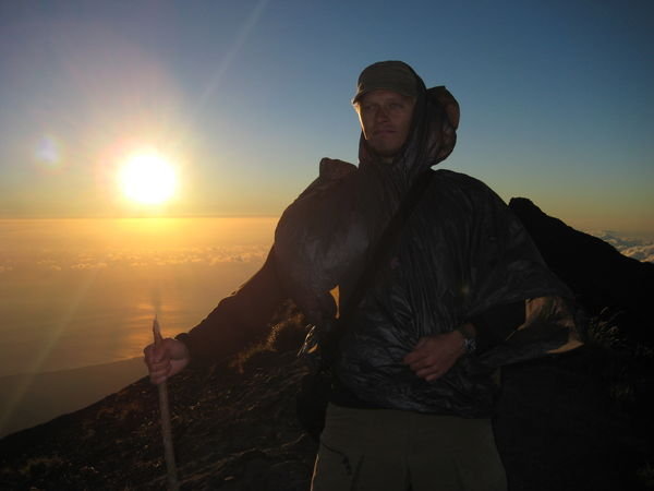 Stig paa toppen af Gunung Agung