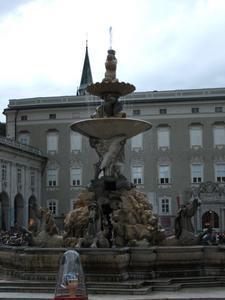 Fountain that they ran around in the Sound of Music