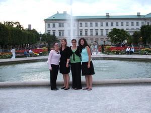 Kat, Coreen, Kim and me in front of fountain in Mirabel Palace Gardens before the concert