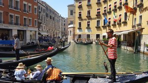 Traffic issues with gondolas
