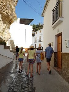 Playing games as they walk, Setenil de las Bodegas