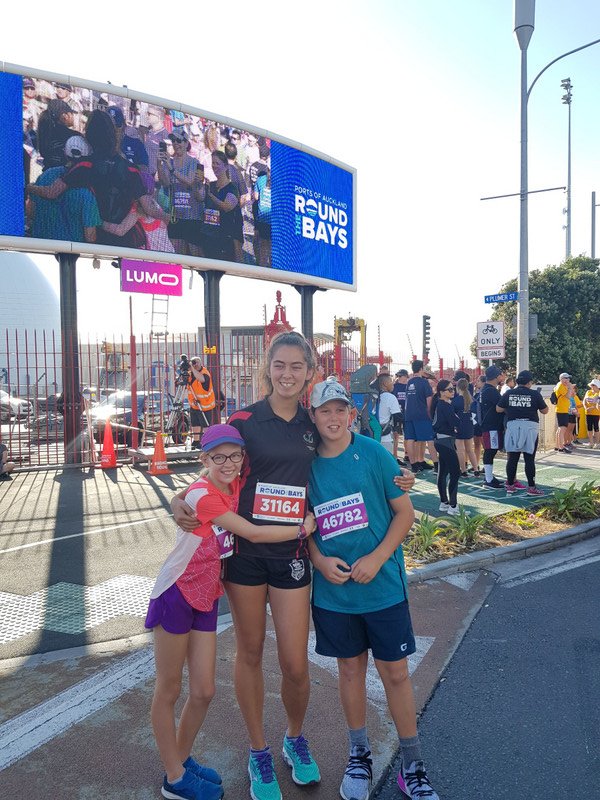 E did the Round the Bays, Aucklands best fun run, with cuzzy and her cuzzy