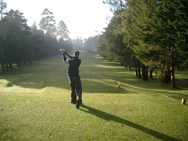Murray playing golf - Nuwara Eliya