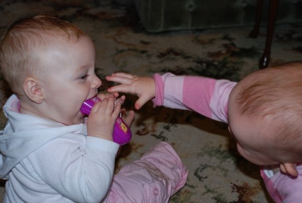 Charlotte and Aime fighting over the phone again!