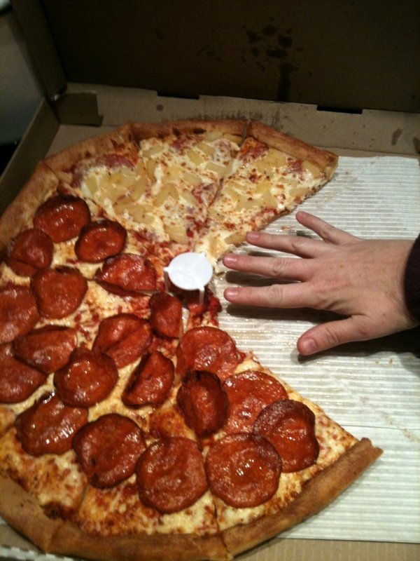 Extra large pizza, I have big hands, the photo doesn't do it justice!