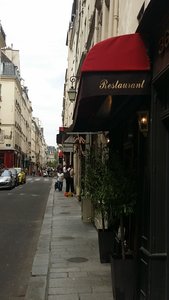 Shopping strip near the Notre-Dame