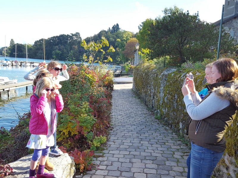 Photo of people taking photos of little people