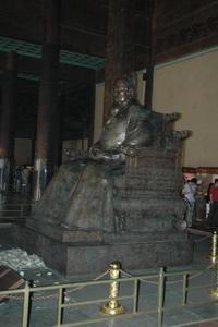 Statue of the Ming emperor Yongel