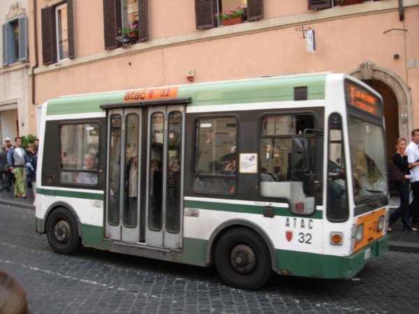 Roman Bus
