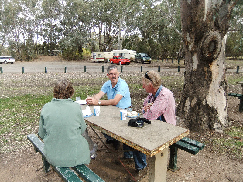 021 Lunch by the Darling River