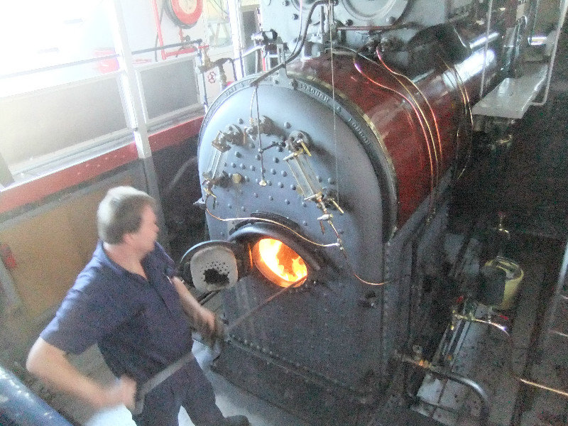 072 The beautiful steam engine